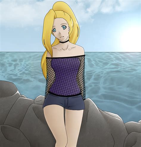 ino hemtai|Ino at the beach .